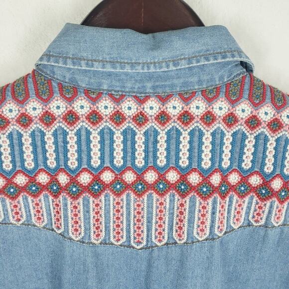 The Territory Ahead Chambray Denim Shirt Women M Highland Embroidered Pearl Snap - Picture 5 of 9